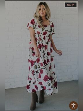 Ruby Claire Boutique. Floral Square-Neck Maxi Dress in White and Red
